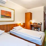 Hit Hotel